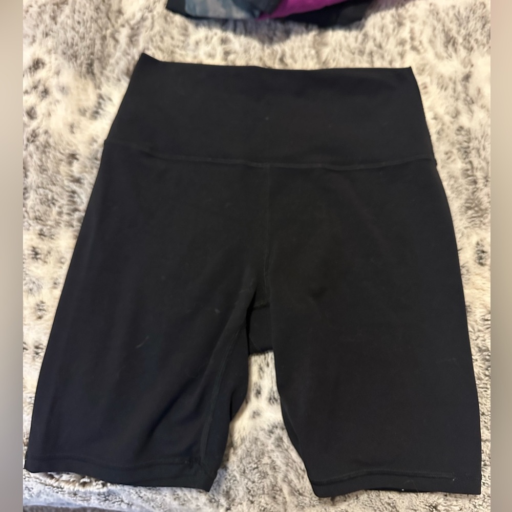 Athleta transcend 7” short